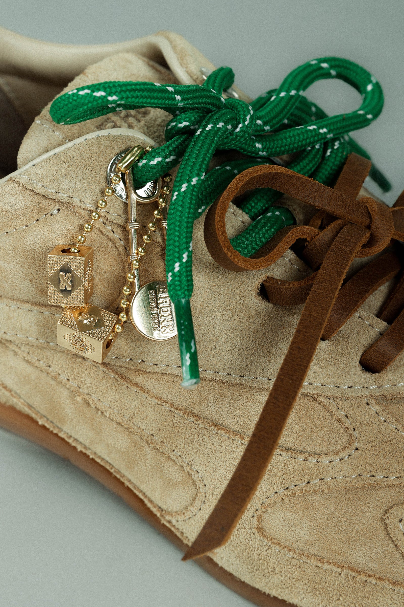 BRONX bag charm | gold/green - Image 4