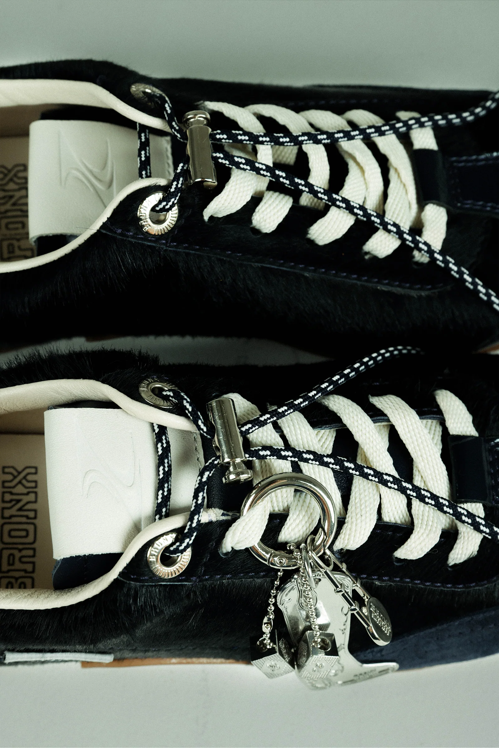 BRONX bag charm | silver/green - Image 4